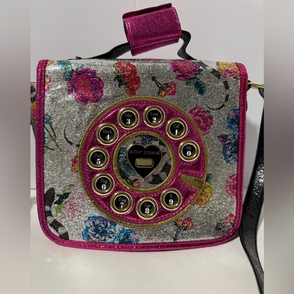 Betsey Johnson Handbags - Betsey Johnson off the hook purse